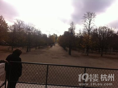 【你好！三月】 時尚的倫敦 如畫的瑞士 浪漫的法國 遺憾的意大利