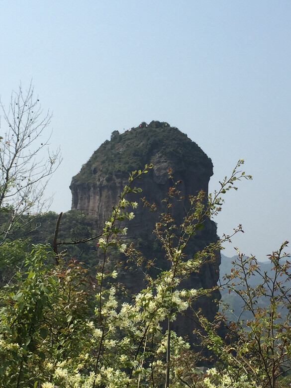 桃渚石柱峰吸氧