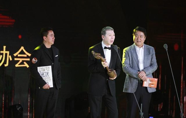 冯小刚导演,王中磊先生和于冬先生担任颁奖嘉宾
