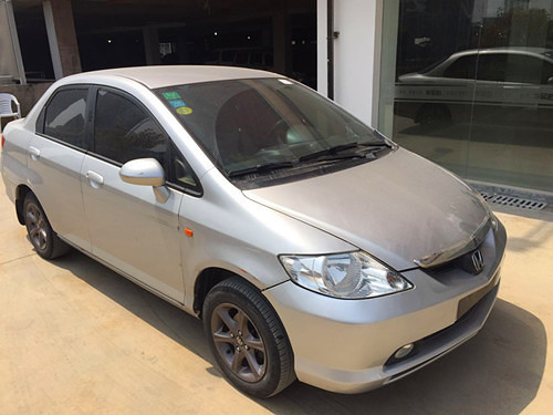 04年8月上牌 手动3厢 本田飞度 1.7万求秒 低价批发不还价
