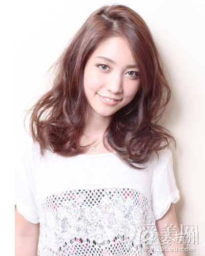 錐子臉也別任性 9款發(fā)型專為錐臉妹設(shè)計