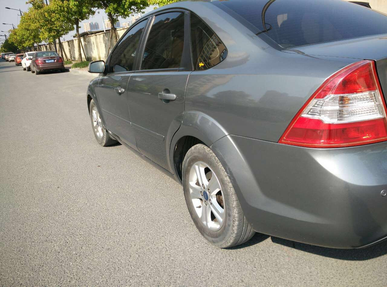 10年三厢福克斯5.8万元开回家