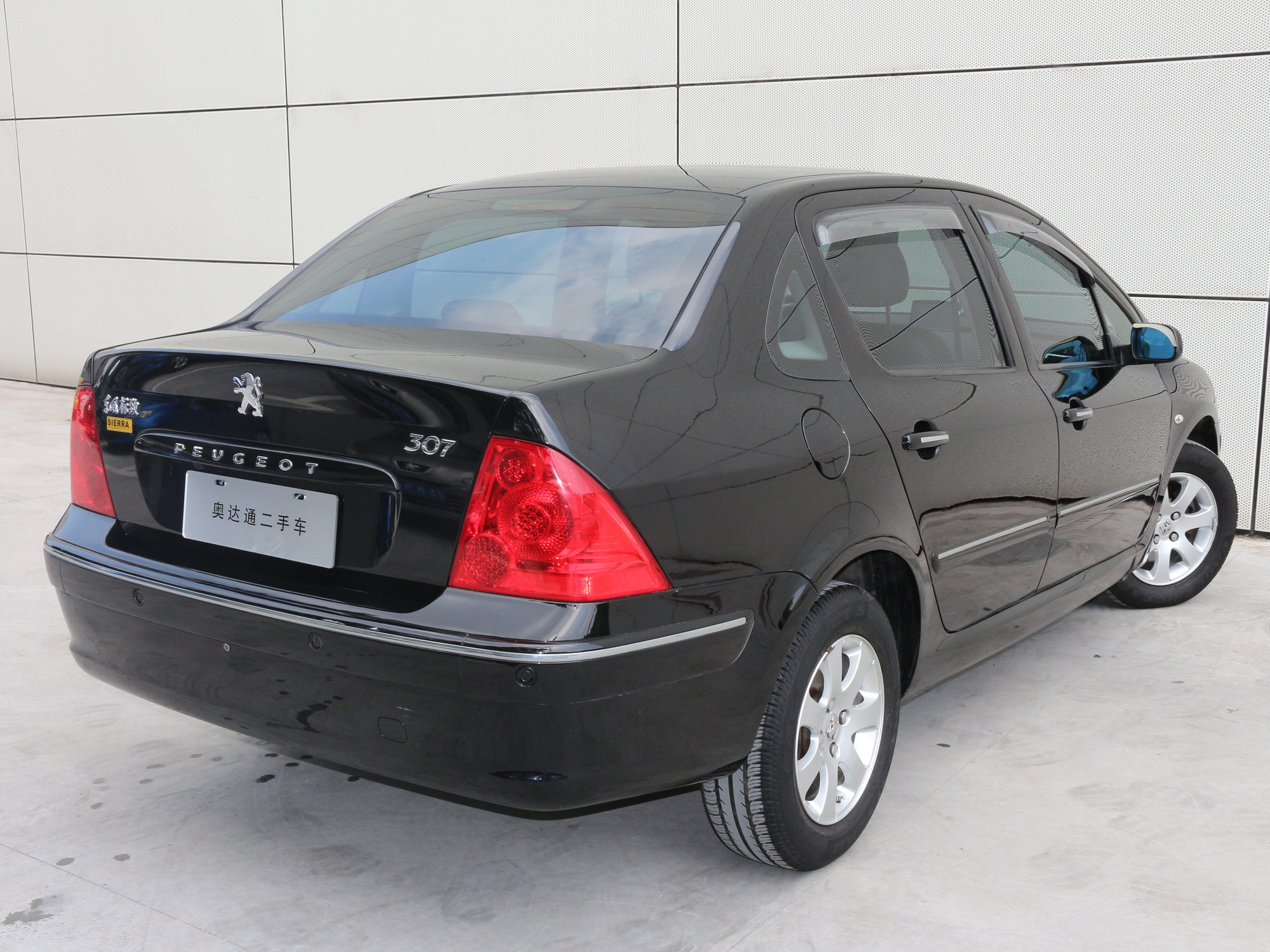 11年黑色标致307