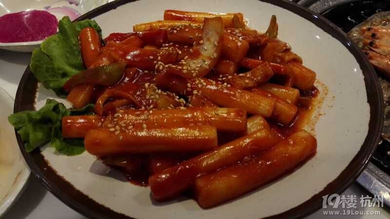 如果下班可以不接到奇葩下屬工作微信,還我一個(gè)完整的約會(huì),多好