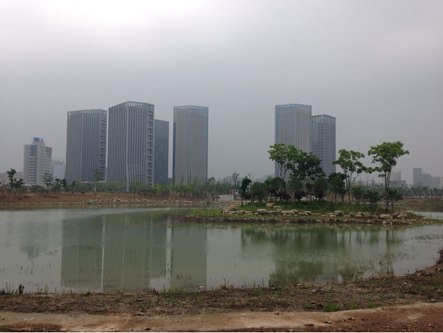 考试完路过CBD,发布最新动态。