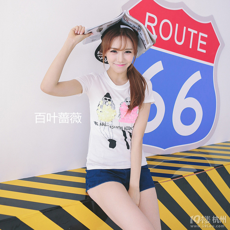 2015年夏季新款女款t恤衫短袖韩版简洁立领创意人物亮片印花T恤潮