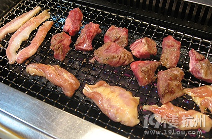 吃自助餐的最佳顺序，让你扶墙进，扶墙出！