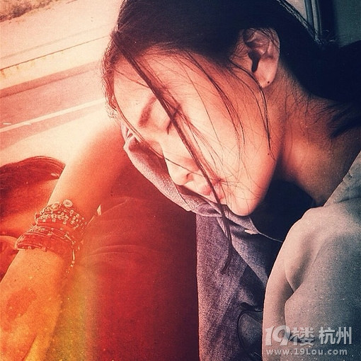 随手一拍,姐姐我睡着了