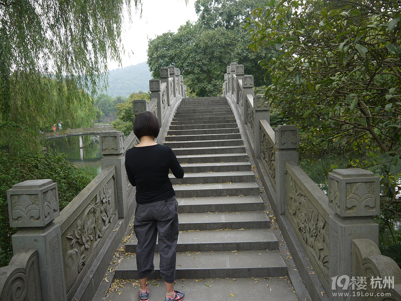漫步杭州西湖断桥白堤苏堤一日行