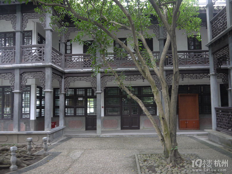 漫步杭州西湖断桥白堤苏堤一日行