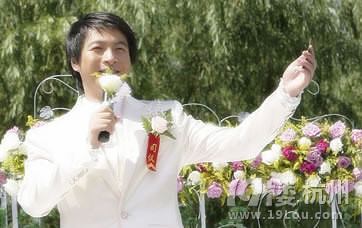 搞笑婚礼主持词 让来宾们笑到肚子疼!-谈婚说嫁