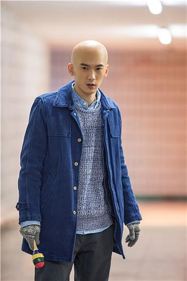 《肿瘤君》刘芮麟暖心剃光头 闺蜜团变"卤蛋团&qu