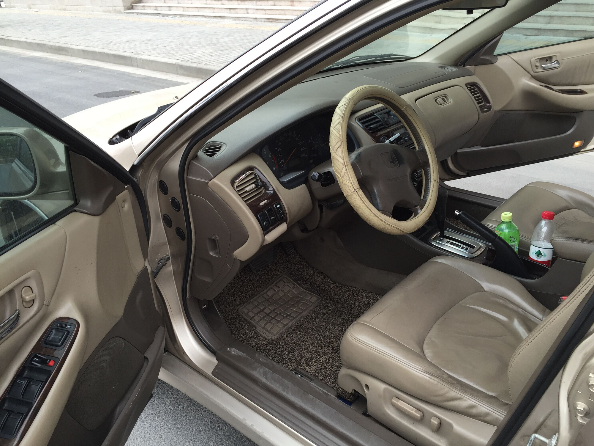 01年7月本田雅阁2.3自动豪华天窗