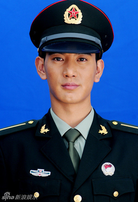 孙俪晒军装照 盘点明星军装造型(图)