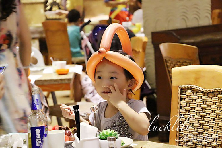 【5隊】第一世界大酒店手抓飯、泰香閣自助、天倫精品酒店