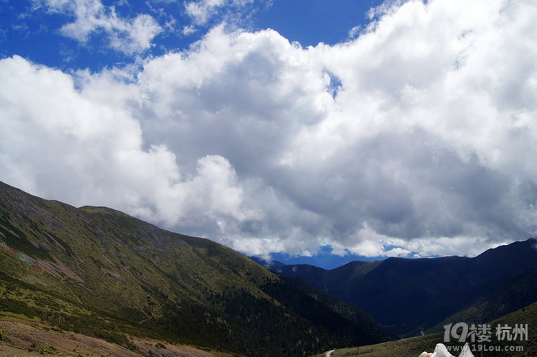 海拔4659米的剪子湾山.