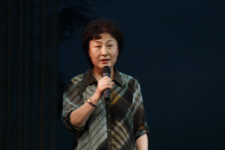 梅花奨得主王奉梅介绍题曲