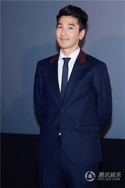 赵又廷首映谈吻戏 高圆圆人群低调出席-影片推