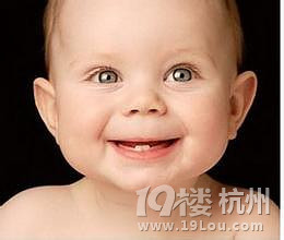 宝宝几个月长乳牙 萌萌的露牙笑真可爱-婴儿期