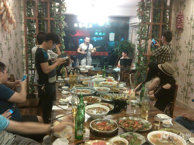 大关小区饭店转让 花园餐厅转让38万