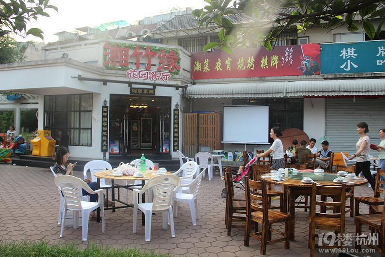大关小区饭店转让 花园餐厅转让38万
