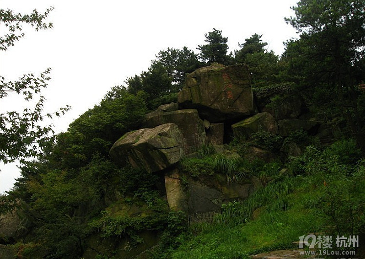 10月18号 媲美江西庐山 江南第一山 重走蒋公道