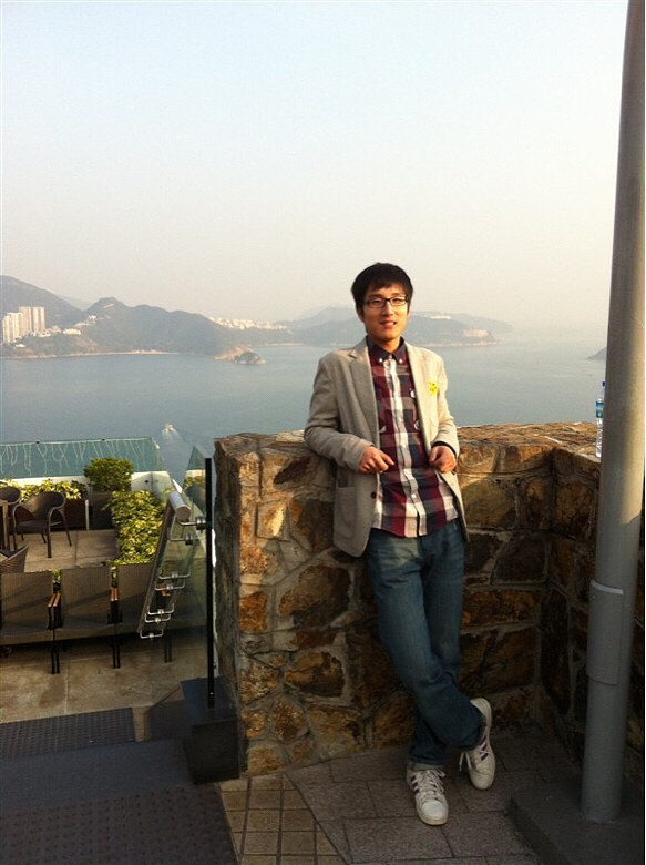 离异有子,湖州人,现在杭州某电子商务工作