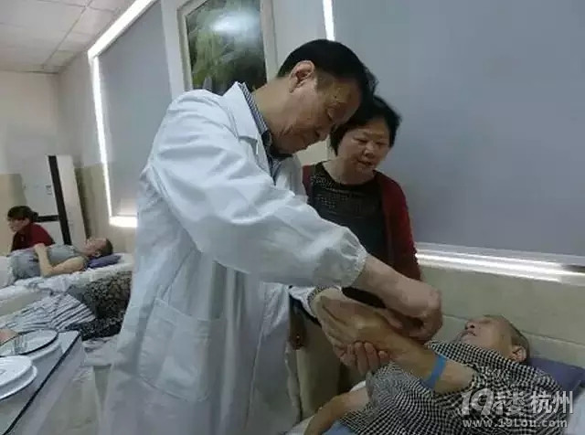 中国工程院院士、国医大师石学敏，任万承志堂·大承医院名誉院长