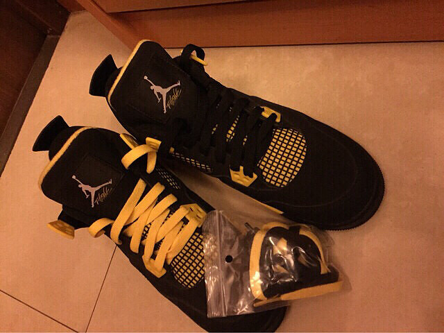 aj4雷神38码,武林路的鞋帮购入全新没