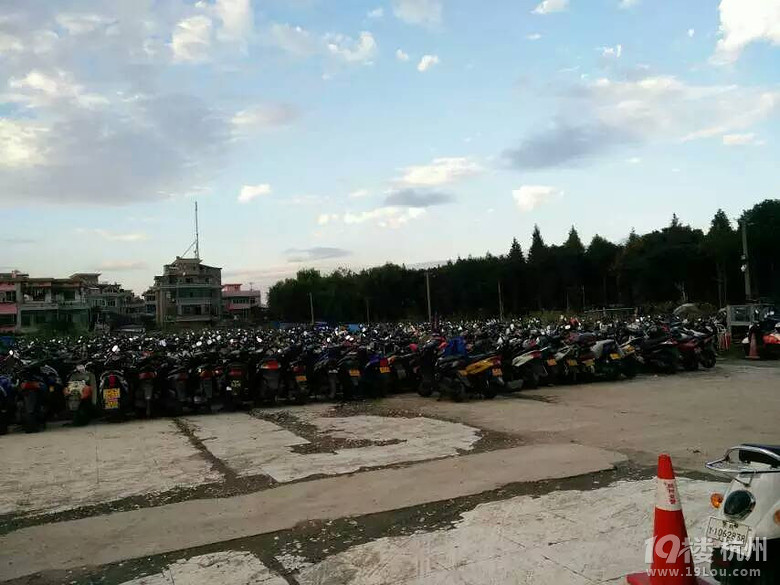 现在很火的小牛电动车,在杭州属于非法车辆-我