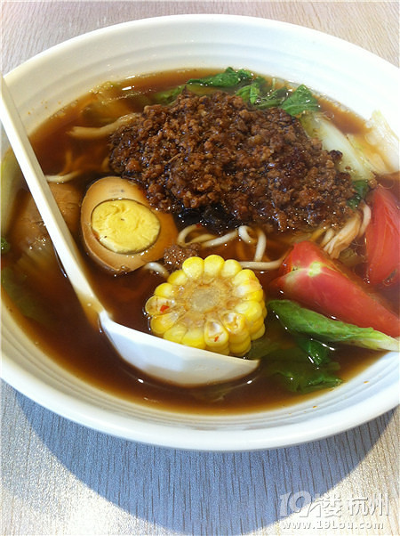 一日三餐 晚餐台湾卤肉面.