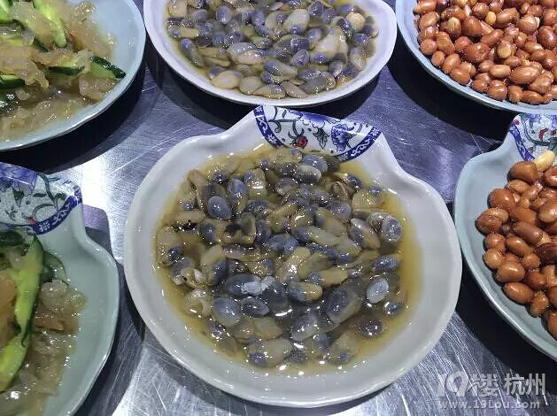 杭州背街小巷里这几家排队小食堂，连美食大咖沈宏非都爱去……