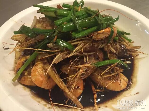 杭州背街小巷里这几家排队小食堂，连美食大咖沈宏非都爱去……
