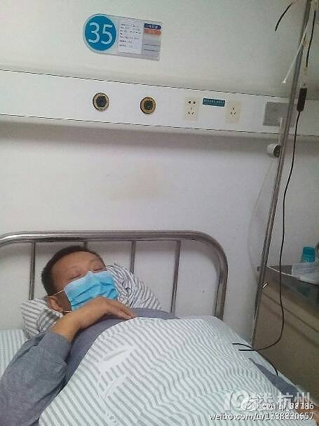 伸出您的手为他献上一份爱心吧