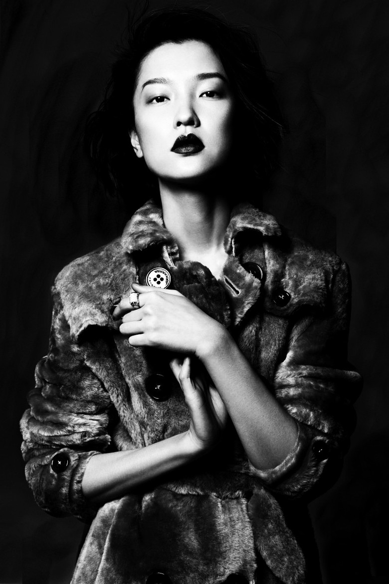 首位登上法国版vogue封面的亚洲超模杜鹃