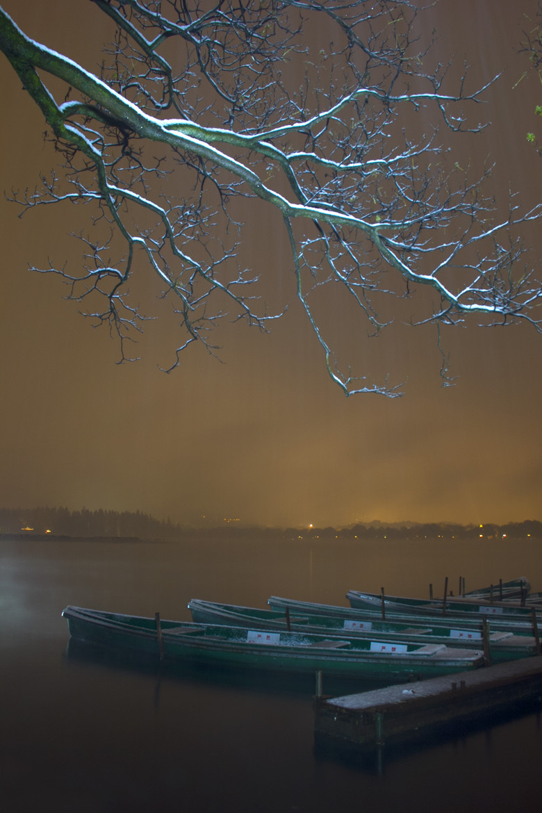 西湖雪夜图片