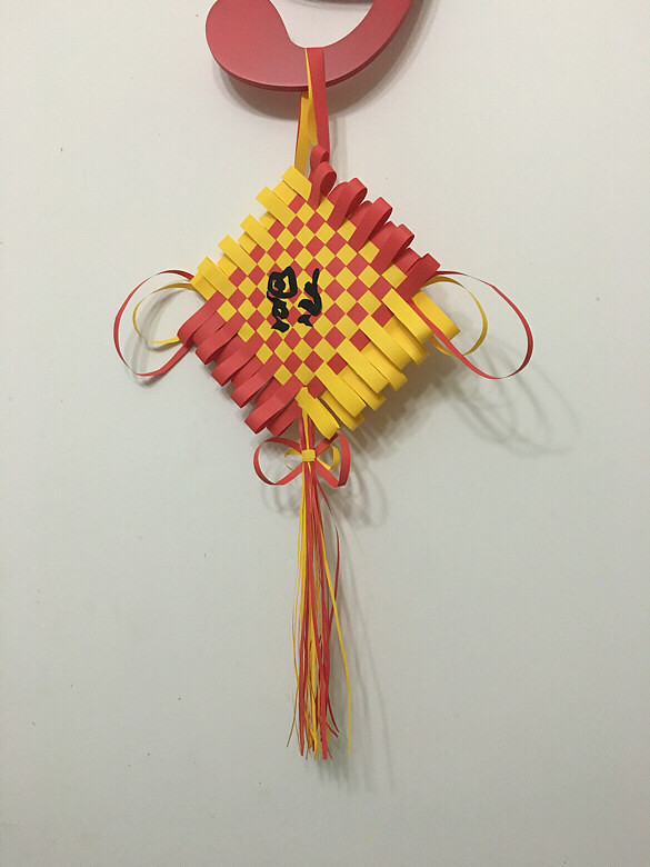 2张a4彩纸搞定中国结