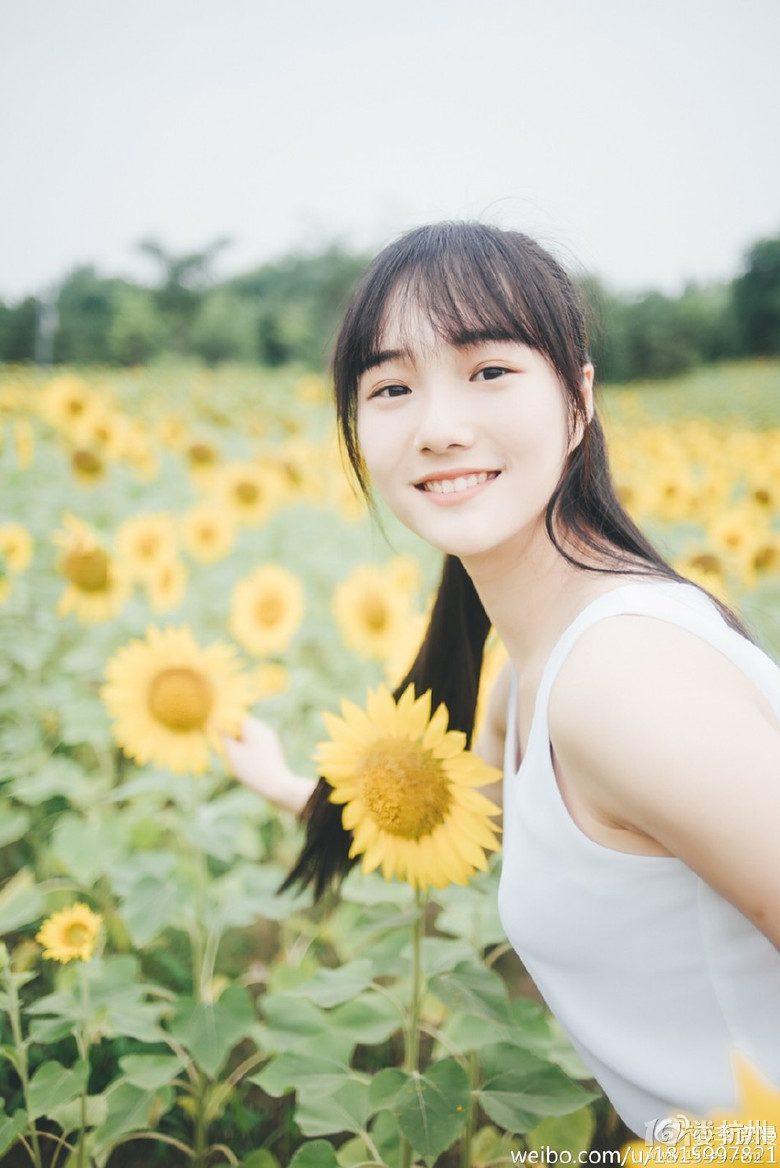 组图:中戏校花晒唯美写真 清纯笑容惹人爱-大学生活-杭州19楼