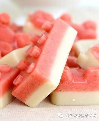 个老爸给孩子做的乐高玩具,能玩又能吃!花费不