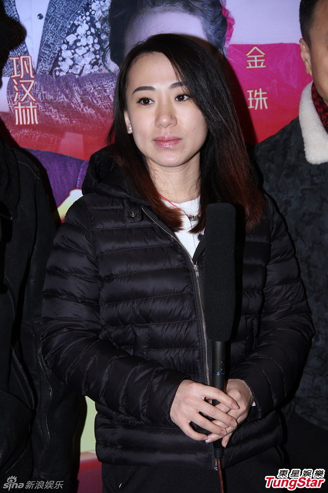 组图:与刘能搭档演小品 丫蛋获专人递棉衣御寒