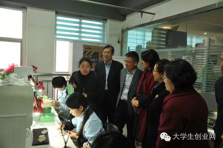 河南省科学技术协会党组书记曹奎一行莅临大学