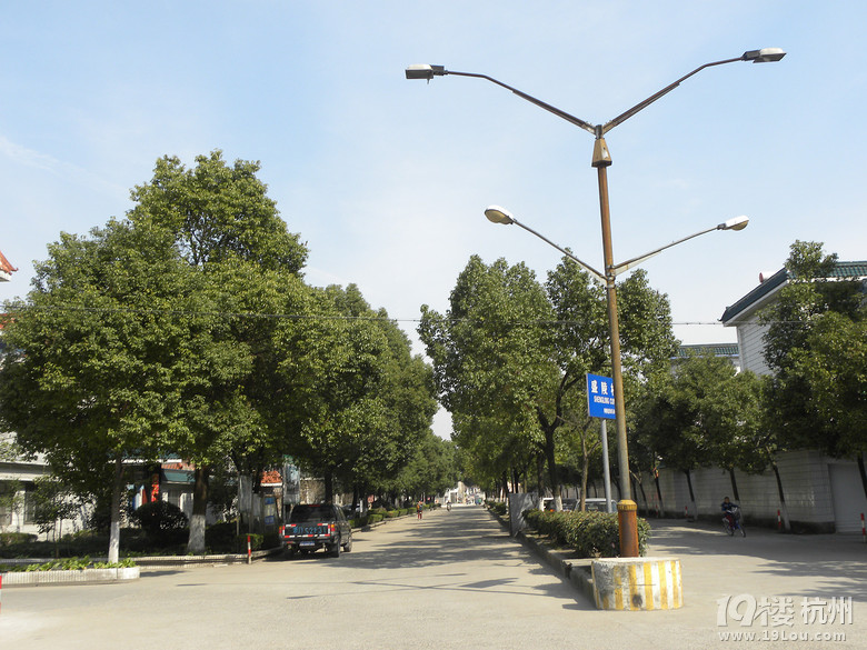 乘坐公交车到绍兴安昌古镇游