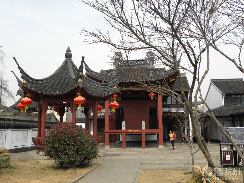 乘坐公交车到绍兴安昌古镇游