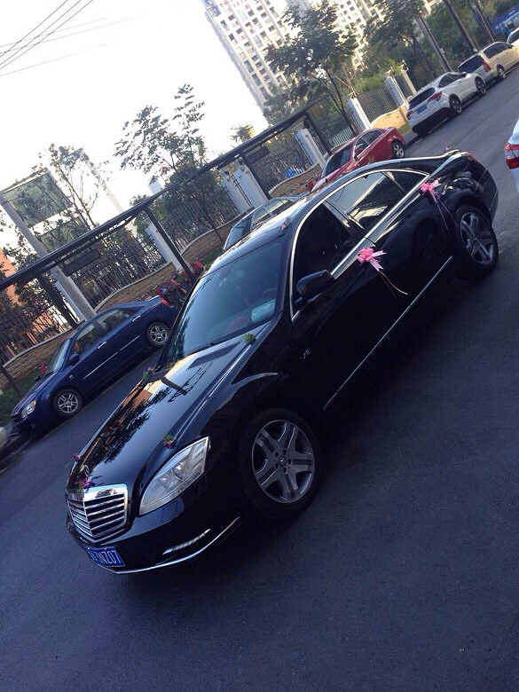 奔驰豪华轿车保姆车房车租赁包车价格费用电话