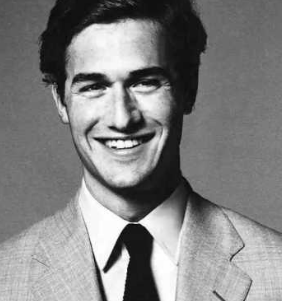 邓文迪恋爱谈得飞起 国民老公级小鲜肉被拿下