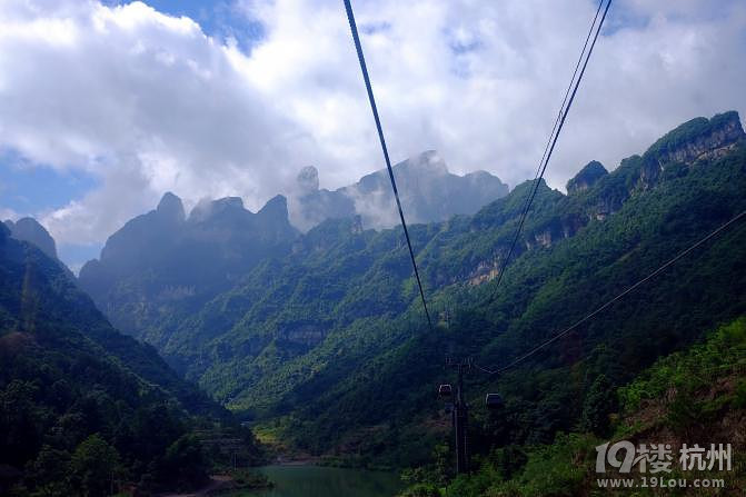 湘西自驾游：一山一世界（张家界，凤凰矮寨大桥）