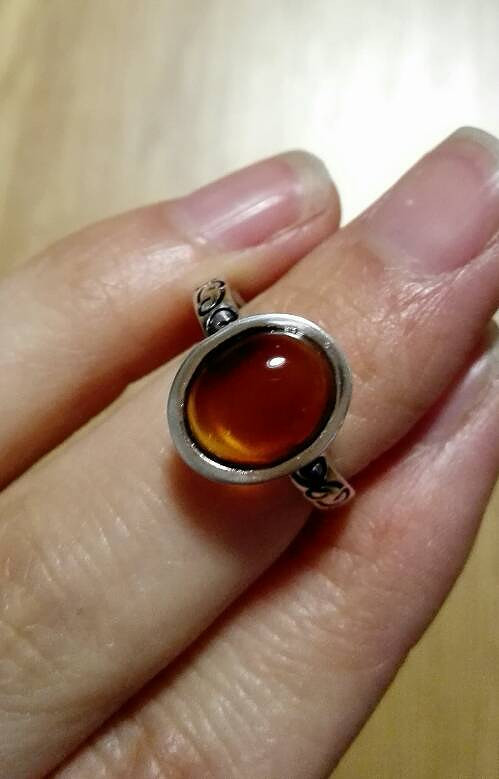 琥珀戒指