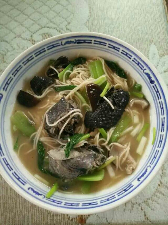 乌鸡香菇青菜面