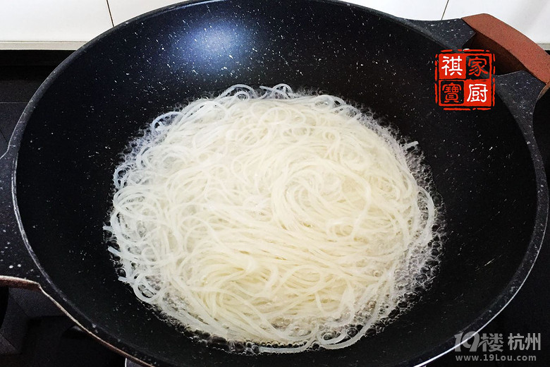 【祺宝家厨】快手菜——来一碗三珍斋牛肉粉干
