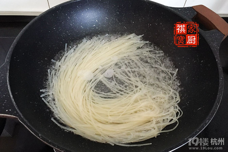 【祺宝家厨】快手菜——来一碗三珍斋牛肉粉干